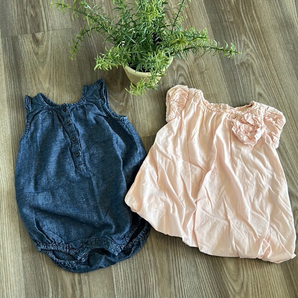 ((2 PIECE)) BABY GAP BABY GIRL 6-12 MONTH SUMMER OUTFITS PINK AND CHAMBRAY